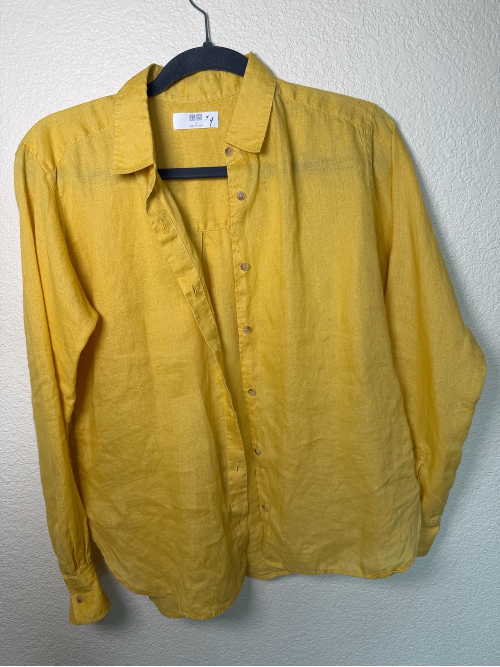 Uniqlo 100% linen. Lightweight yellow shirt.